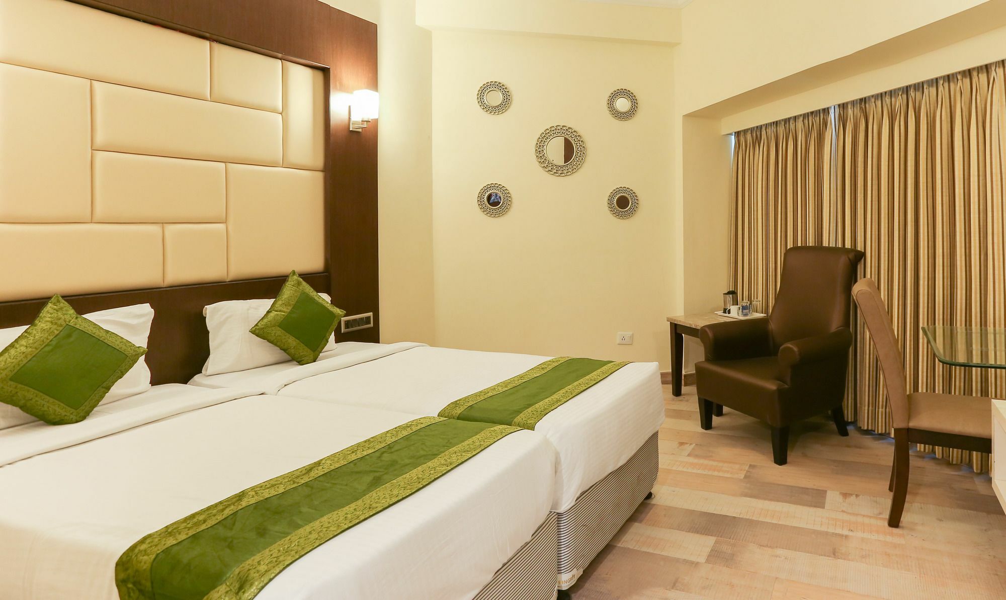 Treebo Trend Wood Bridge Hotel Hyderabad Exterior photo