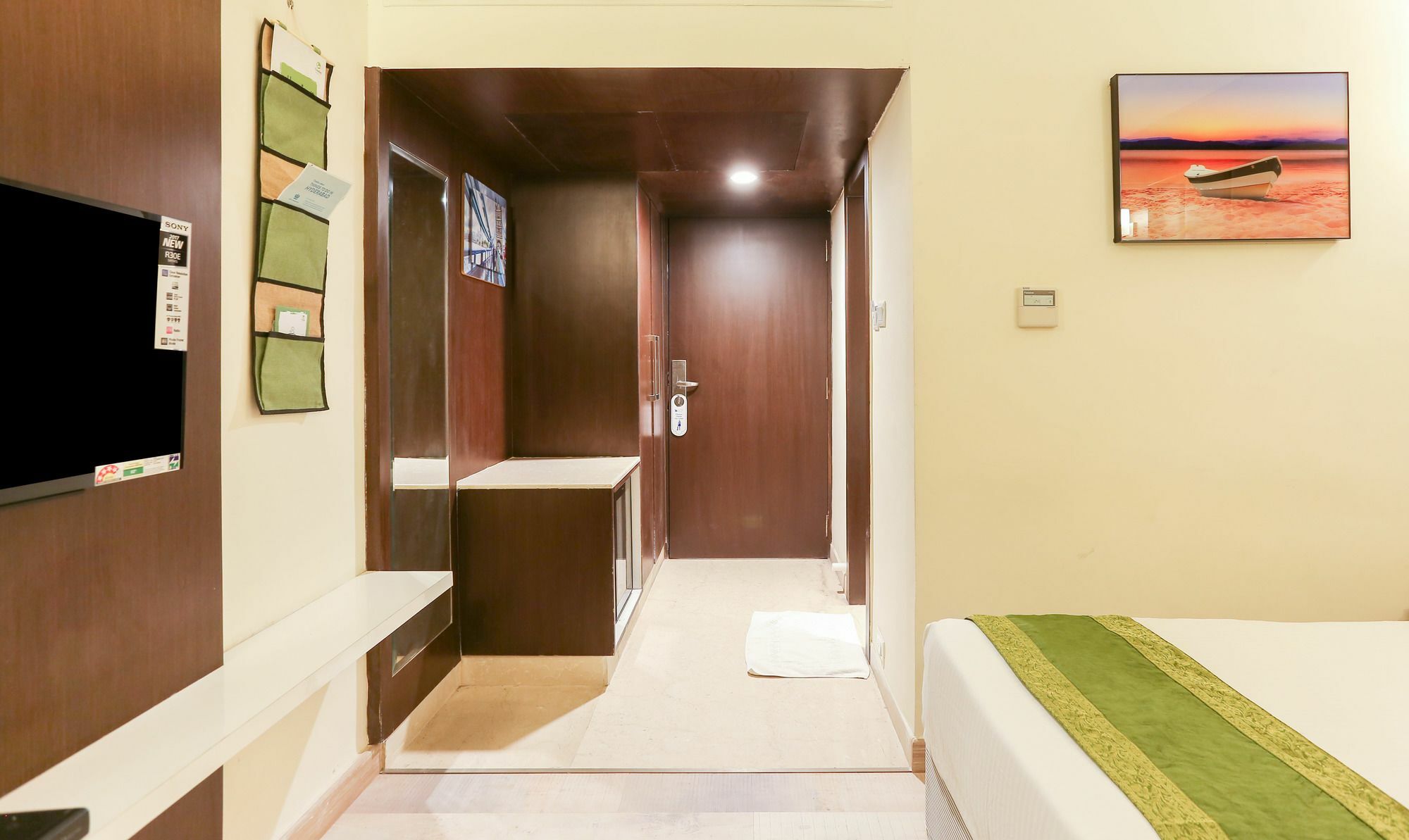 Treebo Trend Wood Bridge Hotel Hyderabad Exterior photo