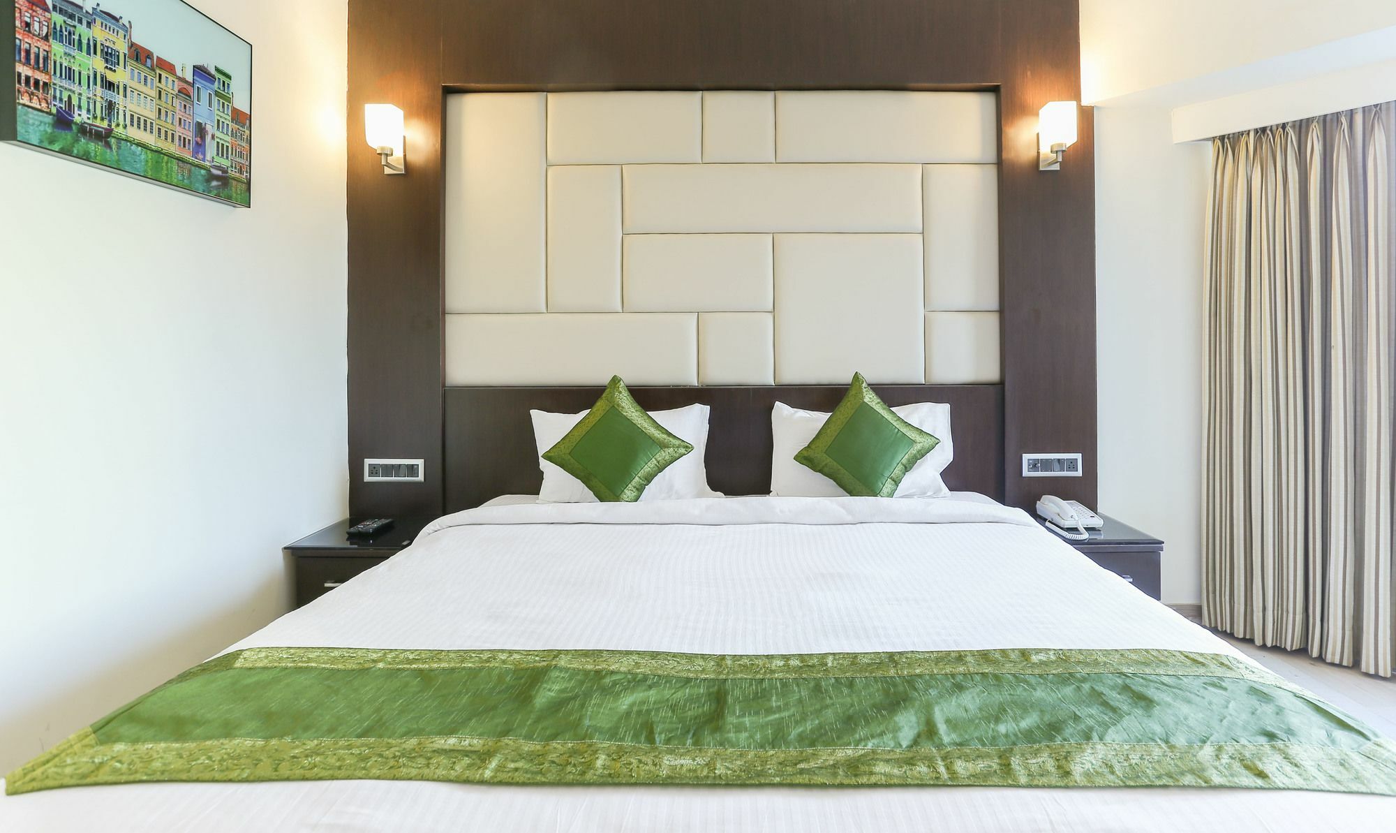 Treebo Trend Wood Bridge Hotel Hyderabad Exterior photo