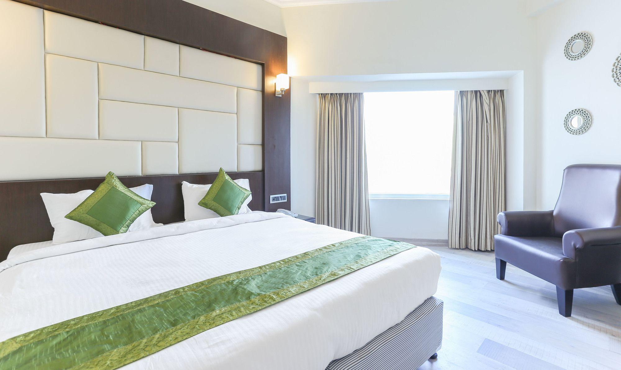 Treebo Trend Wood Bridge Hotel Hyderabad Exterior photo