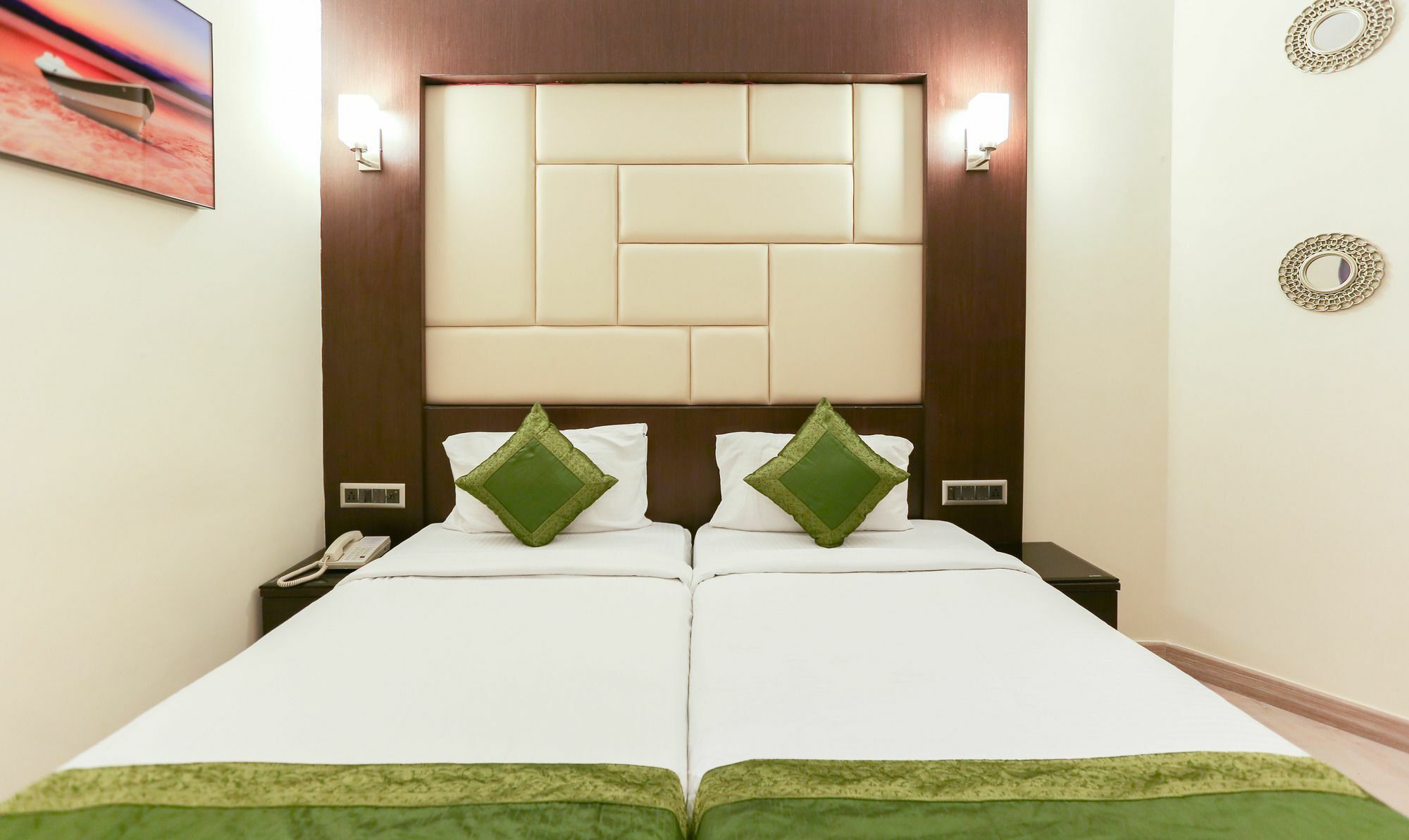 Treebo Trend Wood Bridge Hotel Hyderabad Exterior photo