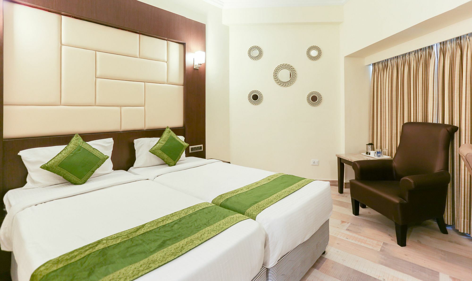 Treebo Trend Wood Bridge Hotel Hyderabad Exterior photo