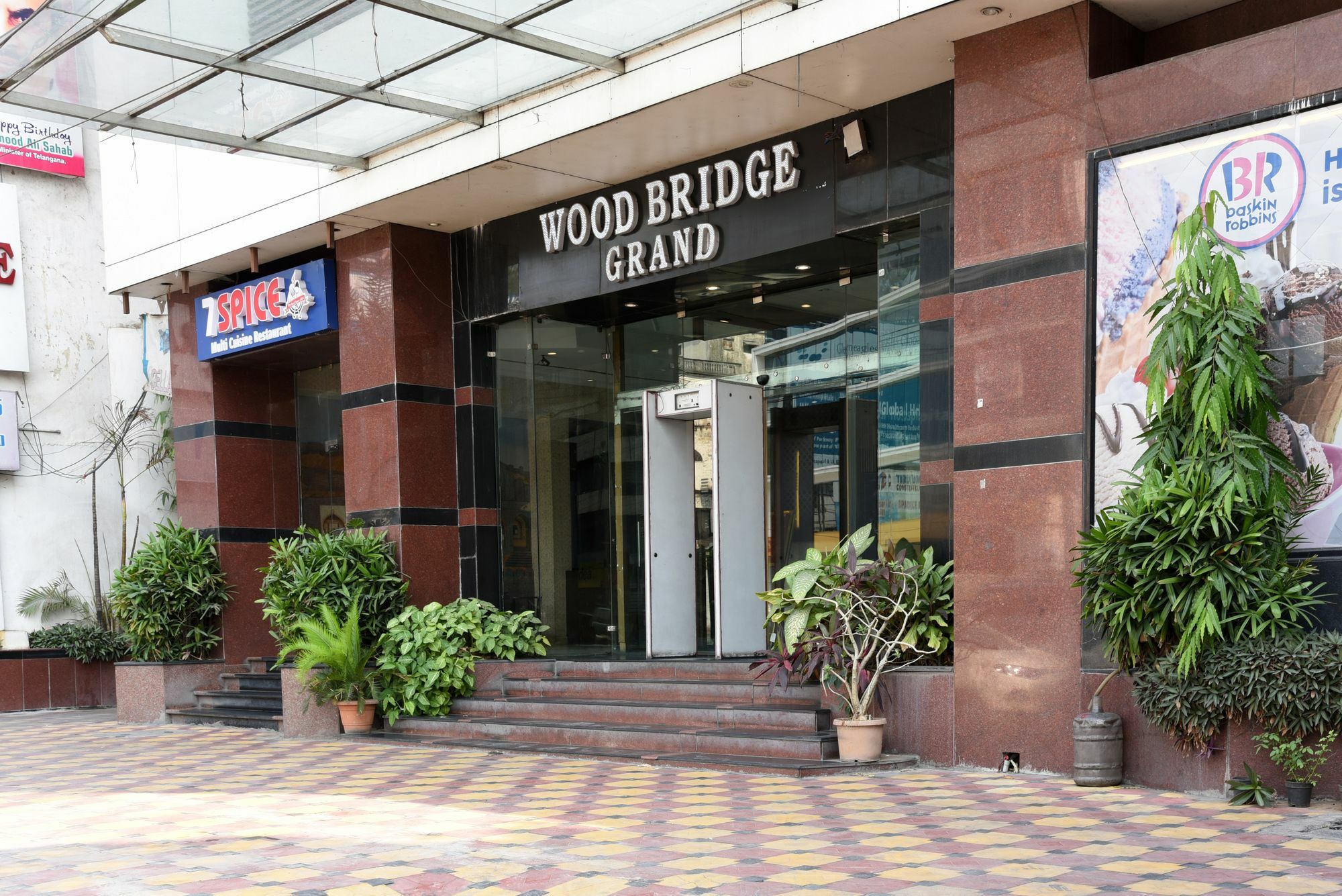 Treebo Trend Wood Bridge Hotel Hyderabad Exterior photo