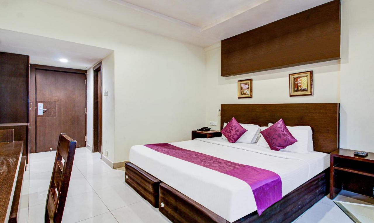 Treebo Trend Wood Bridge Hotel Hyderabad Exterior photo