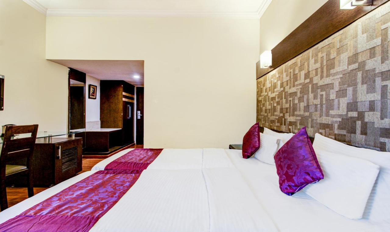 Treebo Trend Wood Bridge Hotel Hyderabad Exterior photo