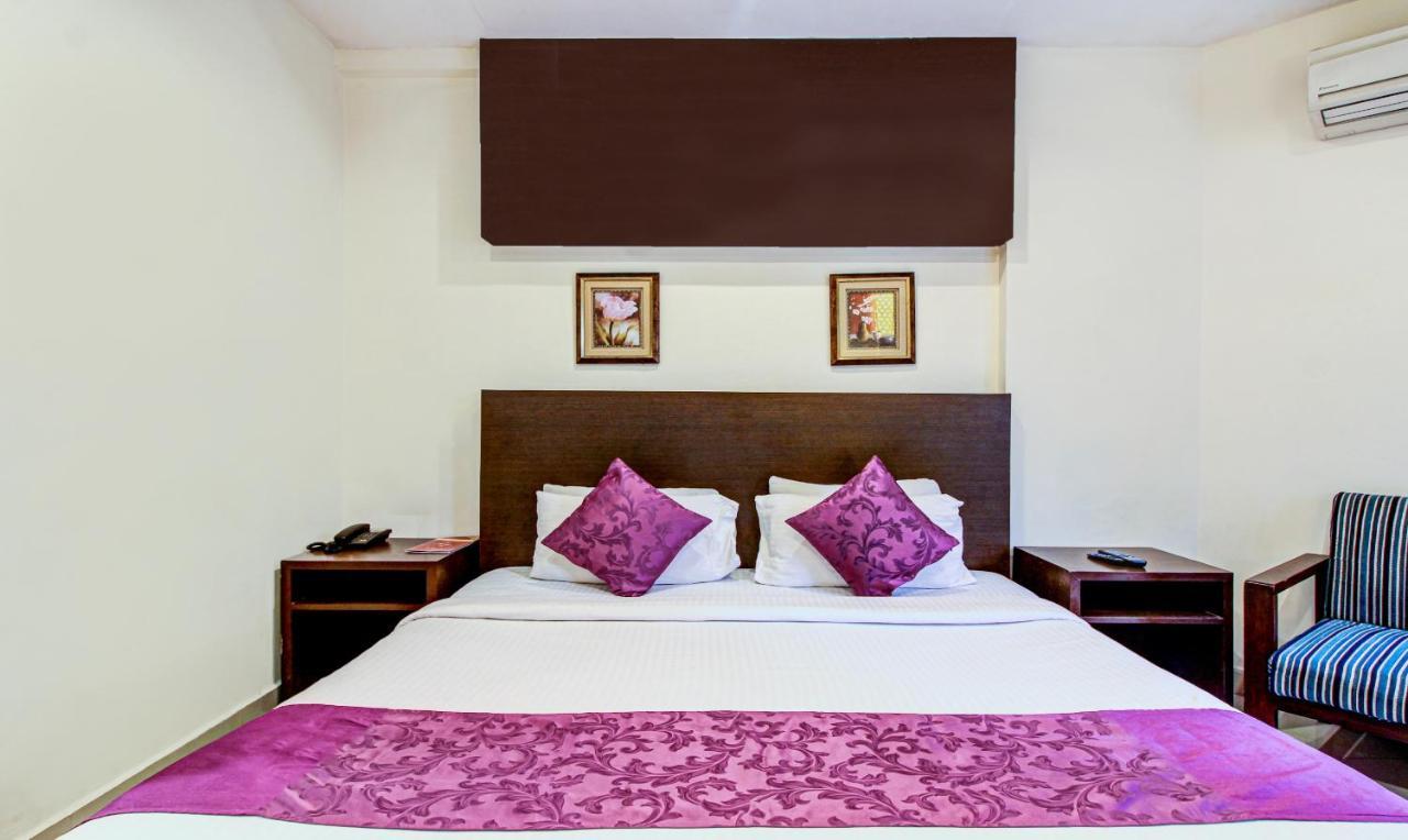 Treebo Trend Wood Bridge Hotel Hyderabad Exterior photo